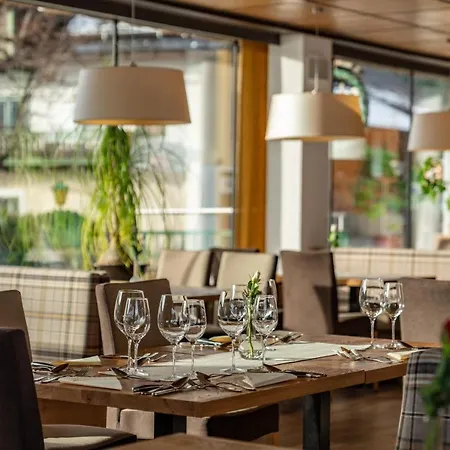 ホテル Aktivhotel Pehab - Dachstein Rooftop-spa ラムサウ・アム・ダッハシュタイン