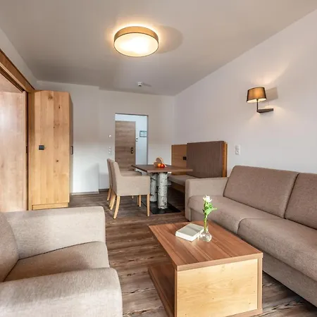 Aktivhotel Pehab - Dachstein Rooftop-spa ホテル