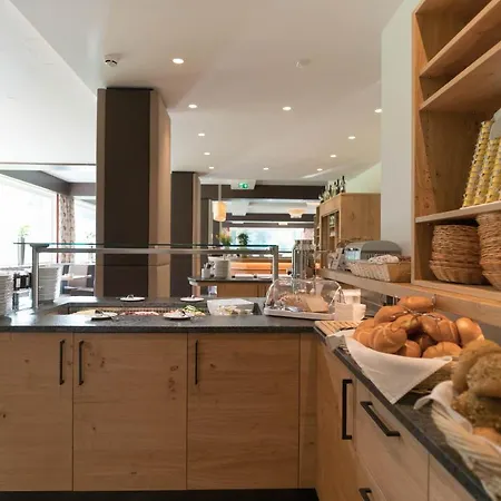 Aktivhotel Pehab - Dachstein Rooftop-spa ホテル 4*